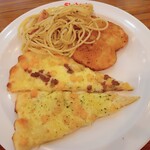 Shekizu - ピザ２種，ポテト，スパゲティ