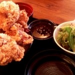 ひなたかなた - 唐揚げ丼680円