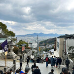 Yakitori Honetsukidori Tanakaya - 大門からの眺め