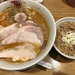 麺屋鈴春 - 味噌ラーメン+鶏挽肉丼