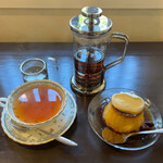Gyarari Kafe You - 紅茶もたっぷり2杯分