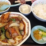 精陽軒 - 酢豚定食全景