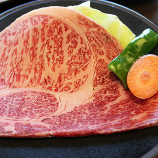 黒豚・黒牛を黒酢で食す「霧島の黒・発祥店」焼肉厨房わきもと