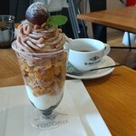 TOCORO CAFE & BAR - モンブランパフェ1600円、コーヒー500円