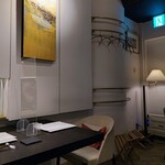 カツレツMATUMURA - テーブル席は３つ