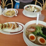 幸楽苑 - チャーハンと餃子はシェアです〰️‼️