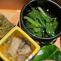 日本料理 丸しま - 法蓮草のおひたしとわかさぎの南蛮漬け