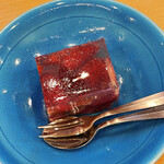 日本料理 いなだ - 大粒の苺ゼリー。約2時間15分のコース。