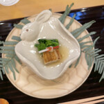 日本料理 いなだ - うさぎのかわいい器から始まります。キュン（＾Ｏ＾☆♪。穴子。