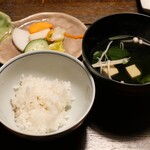 舎人庵・とんぼ - 炊き立て土鍋ご飯、お吸い物、お漬け物