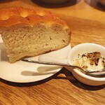 スガハラ - パン + マスカルポーネ（米沢 胡桃 + 栃木 アカシア蜂蜜）