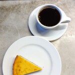 チクロカフェ - ■チーズケーキ
■コーヒー