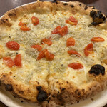 PIZZERIA da TASAKI - チチニエッリ1485円
                        モッツァレラ、釜揚げしらす、ティリートマト