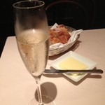 ヌガ - シャンパーニュ　グラス１３８０円