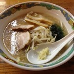 特麺コツ一丁ラーメン - ラーメン　麺半分 700円　ニンニクちょっと