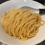 陽はまたのぼる - 濃厚煮干しつけ麺のめん