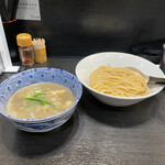 陽はまたのぼる - 濃厚煮干しつけ麺
