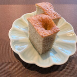 Dining EMI - 三重県産小麦の自家製フォカッチャ