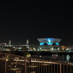 ラーメン 三亀 - ヨルノヨ(大桟橋ふ頭ビルのライトアップ）