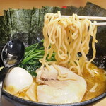 ラーメン 三亀 - 麺リフト