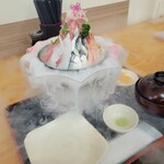 みなと市場 小松鮪専門店 - ◆「海鮮山鉾丼」