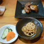 うち家 - 本日のランチ（鶏ももの照焼き、蓮根、香のもの）