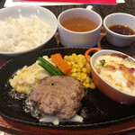 北海道キッチン YOSHIMI - 黒毛牛ハンバーグステーキとグラタン