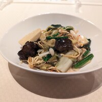 崎陽軒本店 嘉宮 - 高菜の漬物と豚肉のあんかけ焼きそば