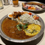 SPICE GATE - シナモン香る牛タンカレー
      &カボチャのパリップ合盛り 1400円
      （ + スパイスタマゴ 100円
           +ヤゲン軟骨のアチャール 200円）