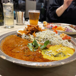 SPICE GATE - シナモン香る牛タンカレー
      &カボチャのパリップ合盛り 1400円
      （ + スパイスタマゴ 100円
           +ヤゲン軟骨のアチャール 200円）