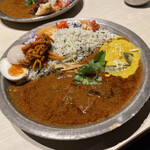 SPICE GATE - シナモン香る牛タンカレー
      &カボチャのパリップ合盛り 1400円
      （ + スパイスタマゴ 100円
           +ヤゲン軟骨のアチャール 200円）