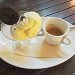 ワイアードカフェダイニングラウンジ - アッフォガート