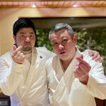 一心鮨 光洋 - オーナーの木宮一光さんと空久保さんに新年のご挨拶。お二人揃って「キュン❤️です」とは古いけど若いな〜♫