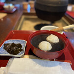 たねや日牟禮茶屋 - つぶら黒胡麻しるこ