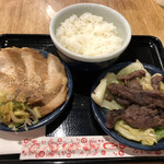 らーめん 山頭火 - ライス、特選とろ肉(¥440)、牛ハラミ(¥380)