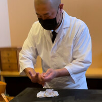 鮨駒 - 握る店主撮り忘れにて前回から拝借