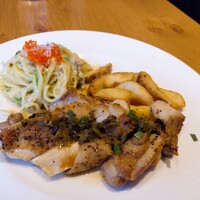 キハチ 青山本店 - ⚫鶏肉のステーキ、蟹とあおさのクリームスパゲッティ  柚子胡椒風味