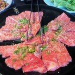 Sumibiyakiniku Seikouen - 黒毛和牛セット４２８０円です、ロースとカルビと上カルビのセットです。
                      