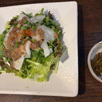 Izakaya Daishige - タコと春菊のサラダ