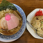 メンドコロ スガ井 - ラーメン炒飯 1,000円