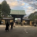 Saizeriya - 豪徳寺の山門