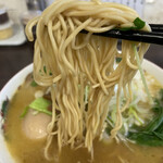 E・Y竹末 - パッツン細麺が安定の美味しさ♪ 二代目はやっぱりこの細麺推しですヽ(*´∀｀)