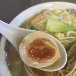 E・Y竹末 - 味玉の中身はトロトロです☆ 美味いに決まってますね♪