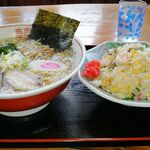 えちご家 - 半チャンらーめん 950円