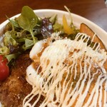 ニクバル ミリオン - ロコモコ丼