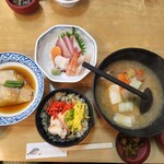 寺泊中央水産 まるなか - カニ定食