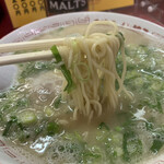 長浜御殿 - 麺は細ストレート