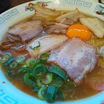 泉善 - 特大ラーメン(2玉) ＋ 生卵