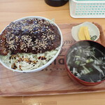 まんぷく食堂 - スープと沢庵がつきます