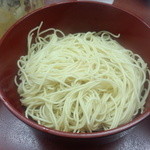 壱番亭 - 極細麺。替え玉カタメン
